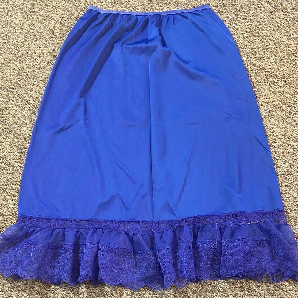Vtg, Carter’s Ruffles Nylon Tricot Elegant Blue Lace Trim Midi Skirt Size M